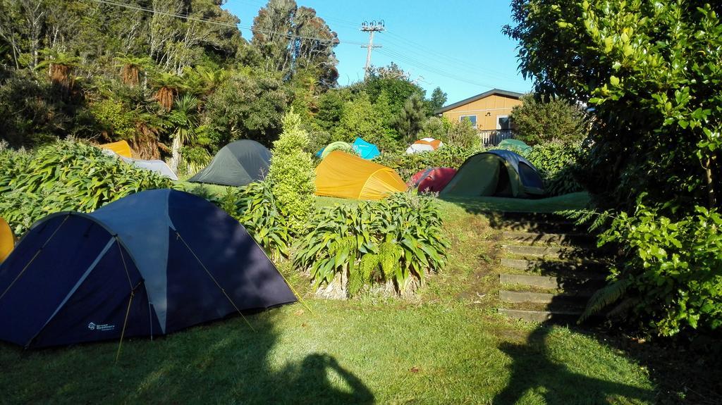 Stewart Island Backpackers Vandrerhjem Half-moon Bay Eksteriør bilde